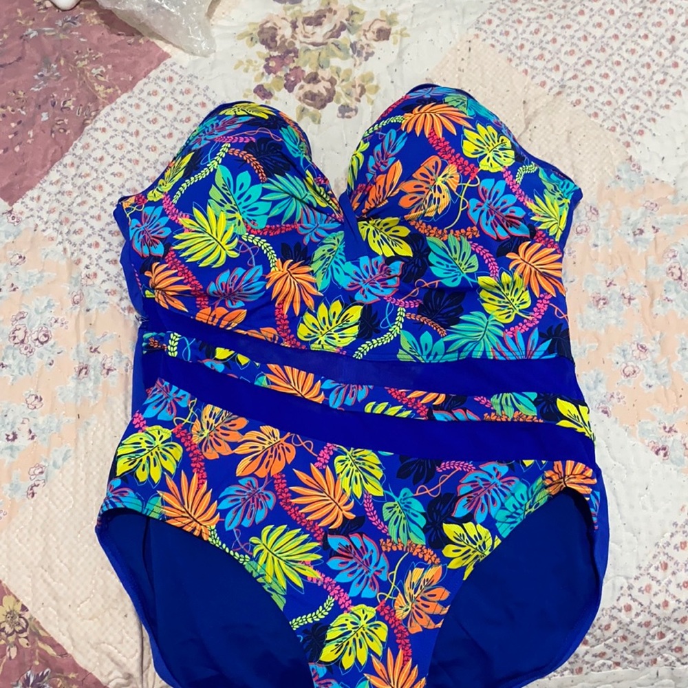 I am selling a swim that never fit